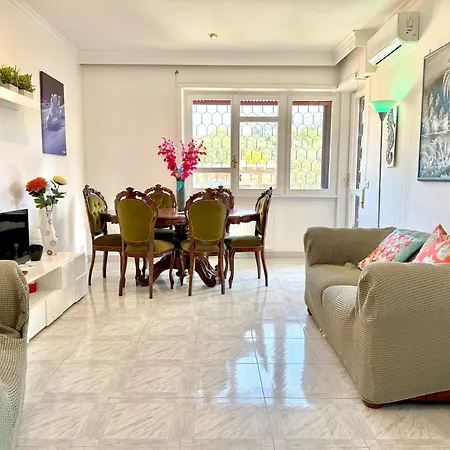 Bonelli Train St - Spacious Family Apartament
